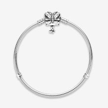 Load image into Gallery viewer, Pandora Moments Butterfly Clasp Snake Chain Bracelet
