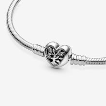Load image into Gallery viewer, Pandora Moments Family Tree Heart Clasp Snake Chain Bracelet